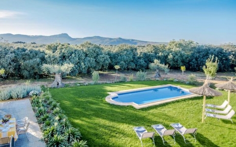 Privacy and views at villa ref RD84